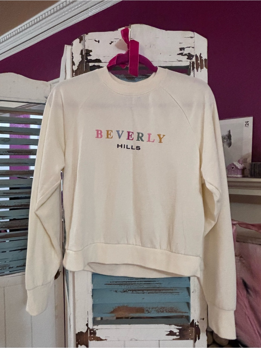 L.A. Hearts Beverly Hills Graphic Sweatshirt Cream Fleece Pullover Size Small